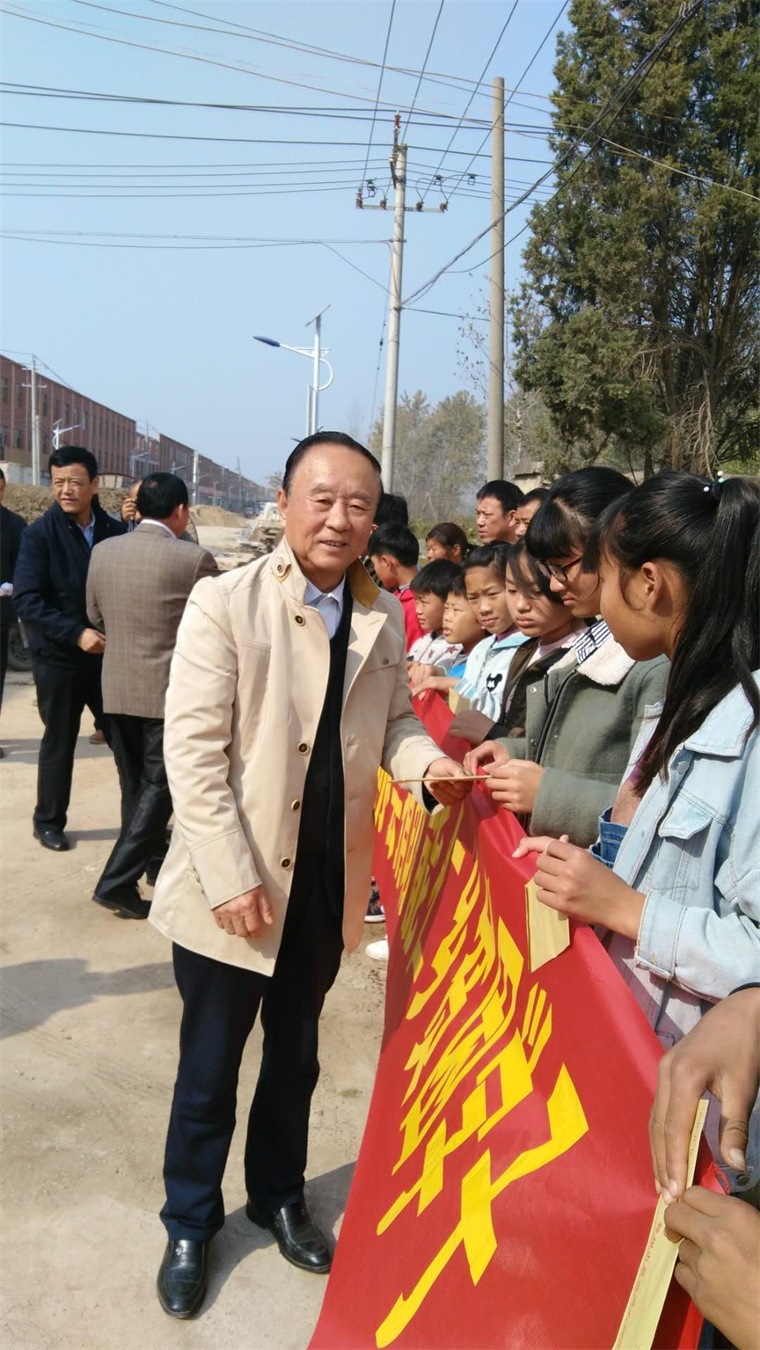 市慈善爱心助学协会 ——在定远能仁乡捐赠